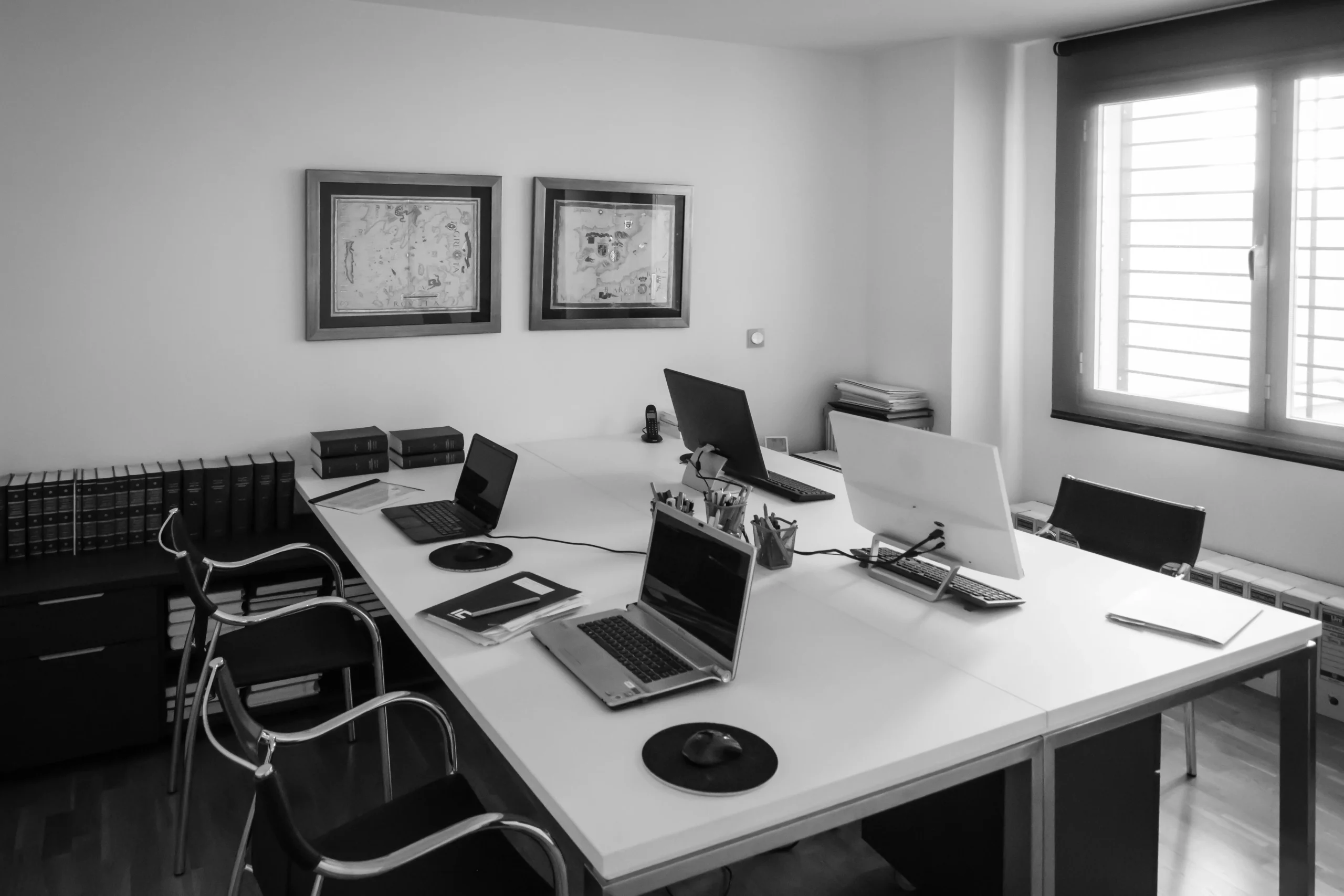 CN09001 Oficinas BN HD - 001